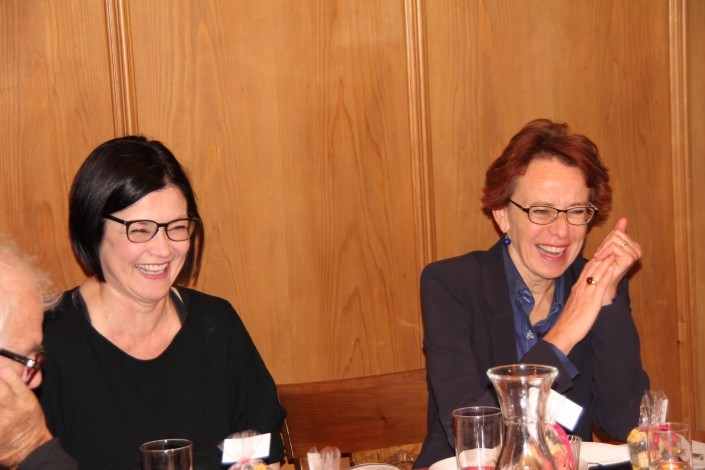 Das Foto zeigt Regierungsrätin Eva HErzog und Mentoring-Programmleiterin Nicole Bertherin. 